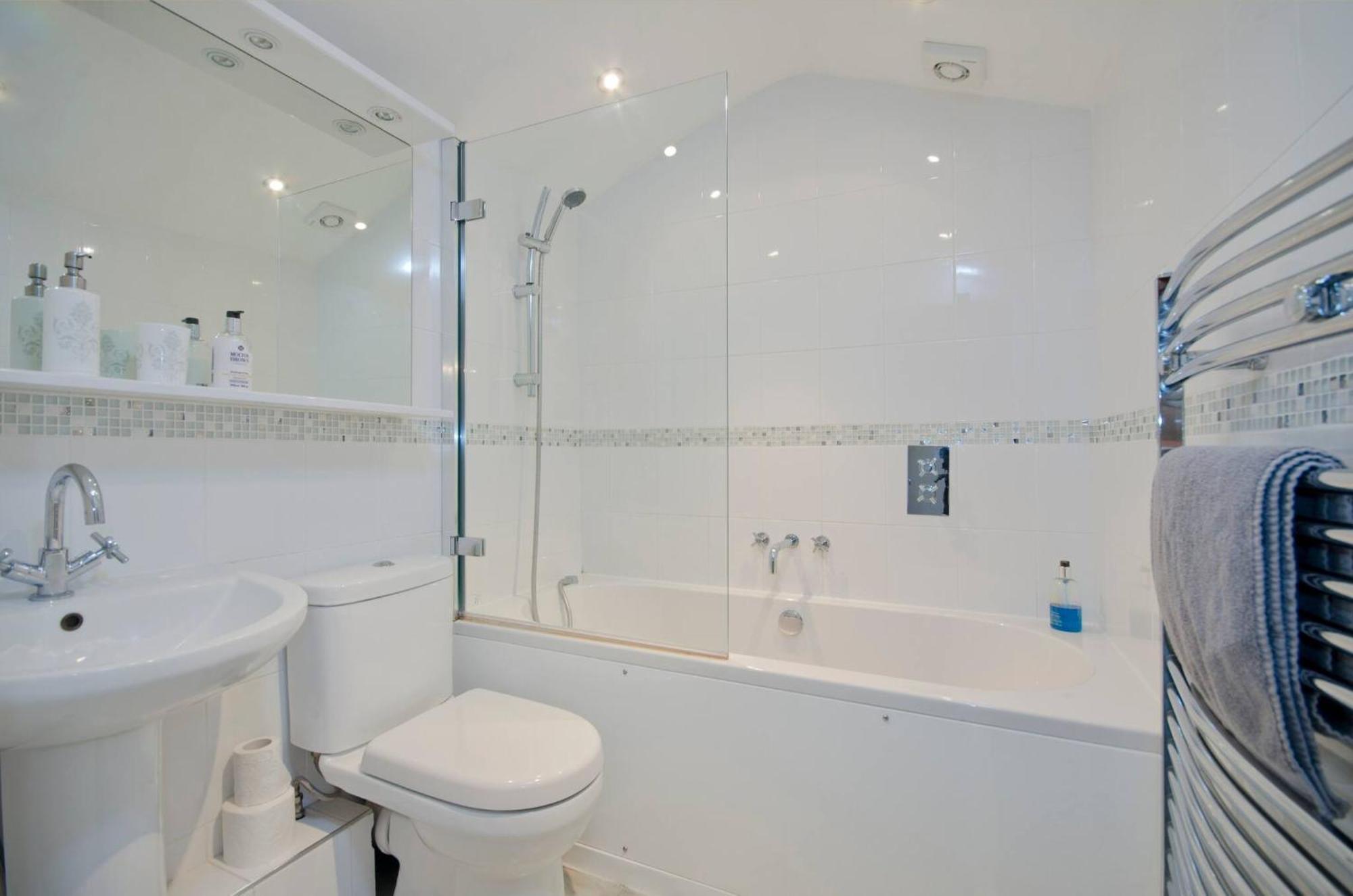 Seaview Regency Apartment With Private Parking Brighton Ngoại thất bức ảnh