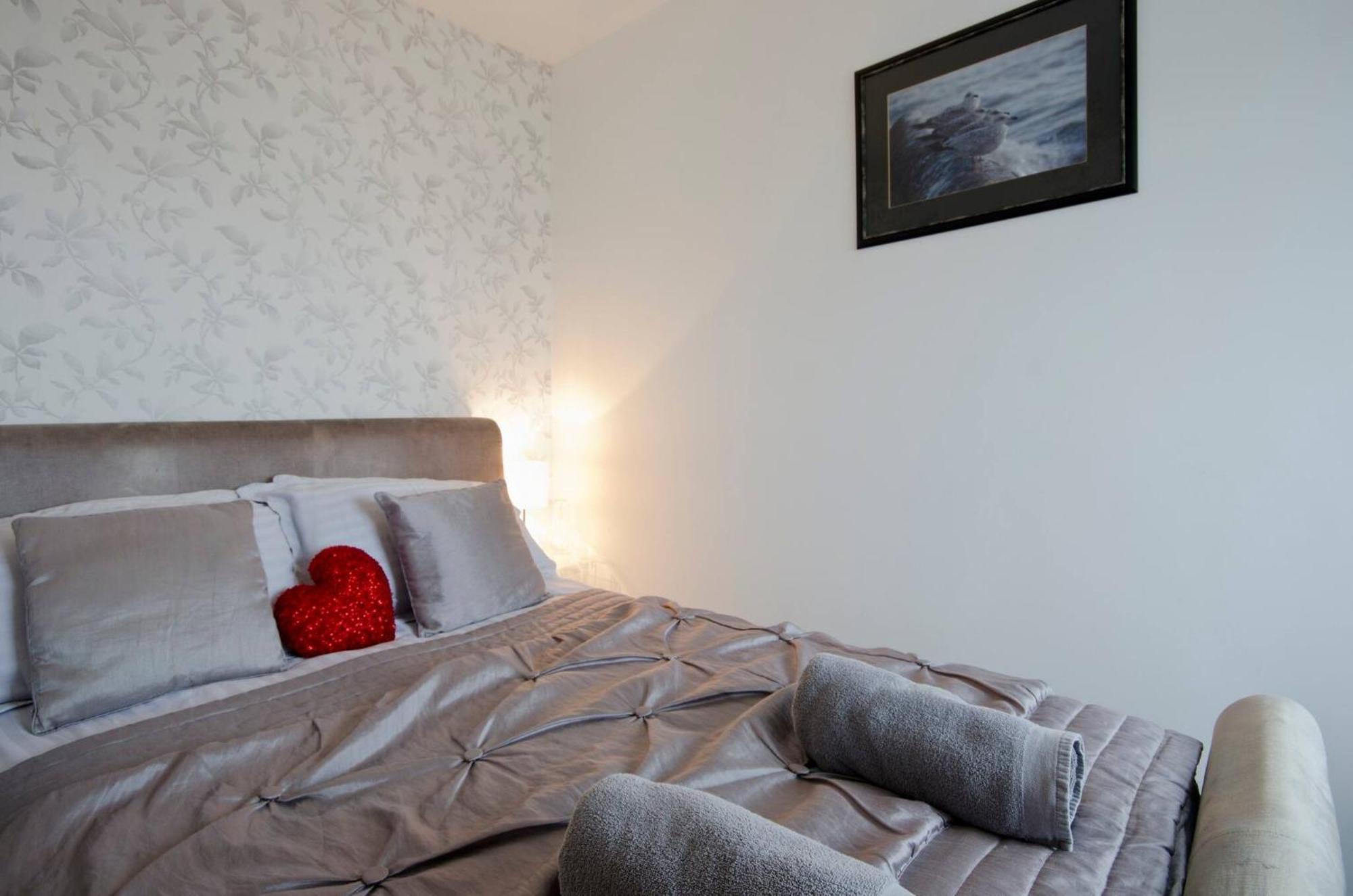 Seaview Regency Apartment With Private Parking Brighton Ngoại thất bức ảnh
