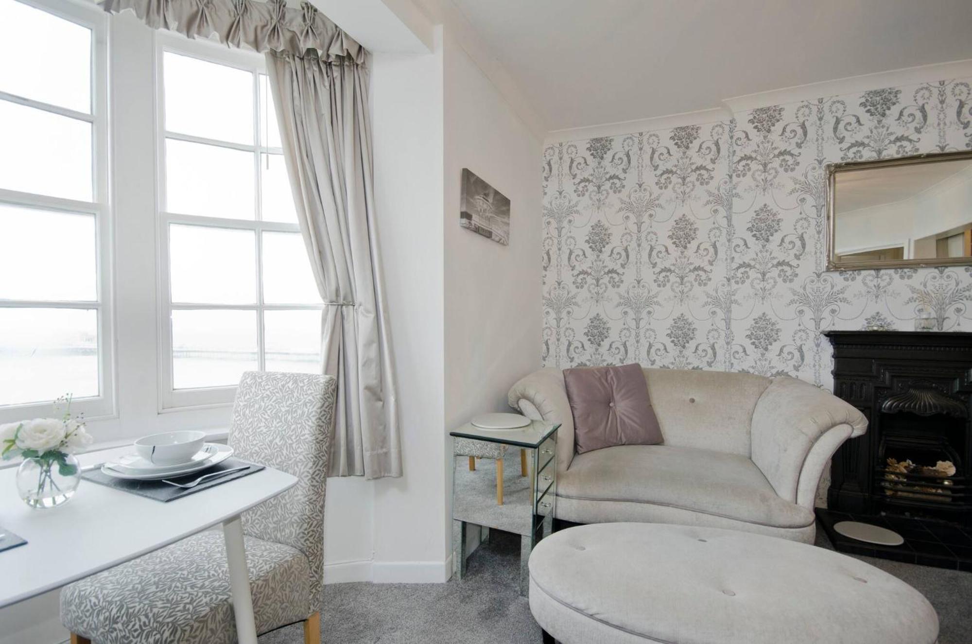 Seaview Regency Apartment With Private Parking Brighton Ngoại thất bức ảnh